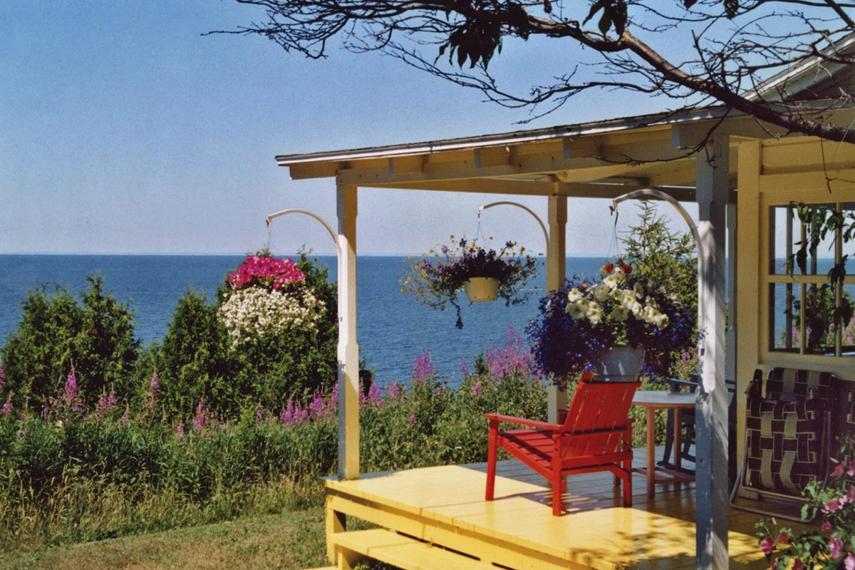 Domaine Bel-Azur est un gîte gay friendly à la Baie-des-Sables dans le Bas-Saint-Laurent au Québec