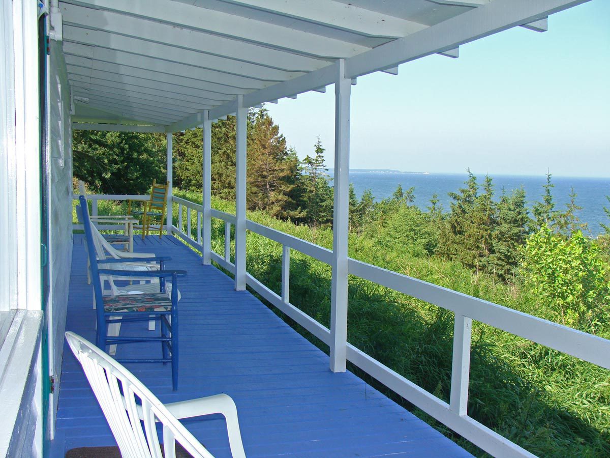 Domaine Bel-Azur est un gîte gay friendly à la Baie-des-Sables dans le Bas-Saint-Laurent au Québec