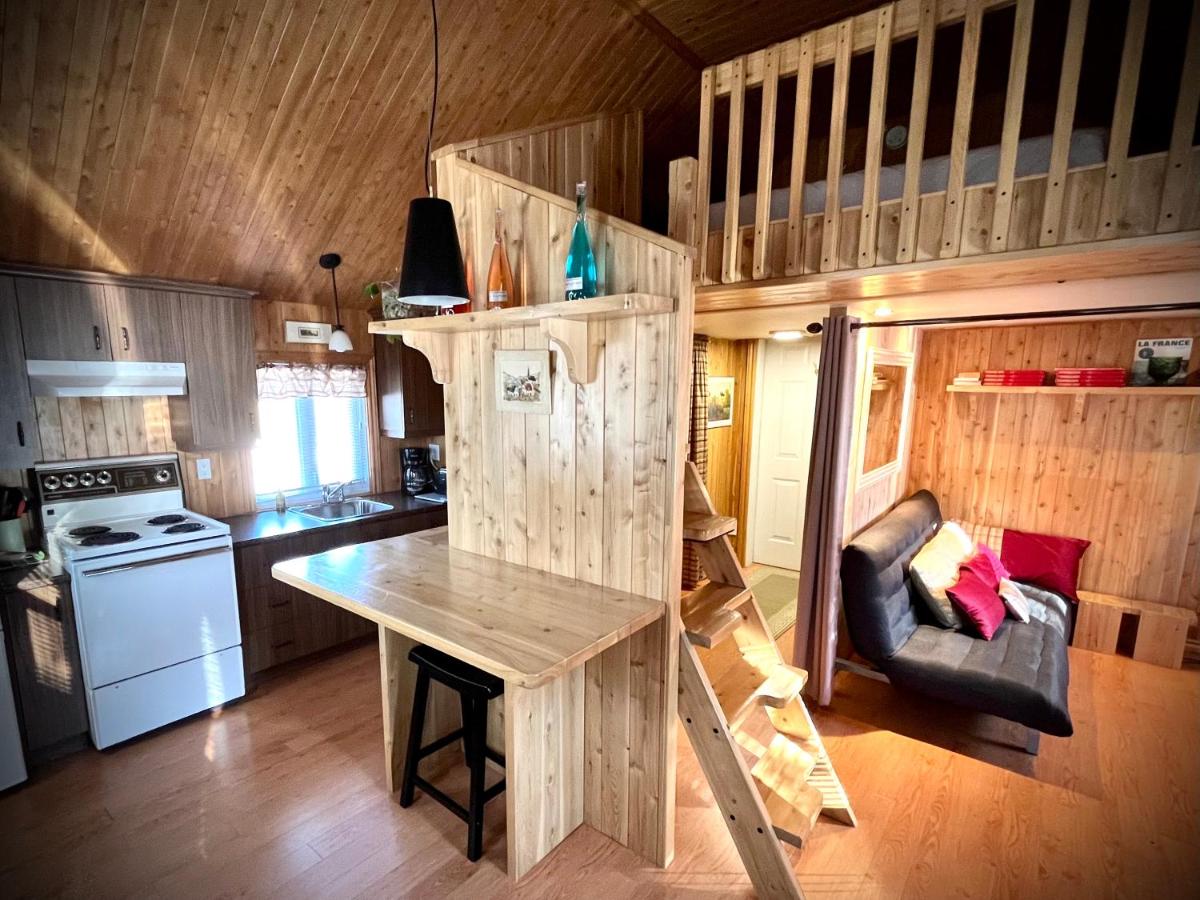 Domaine Gagnon propose des chalets locatifs gay friendly à Saint Romain en Estrie au Québec.