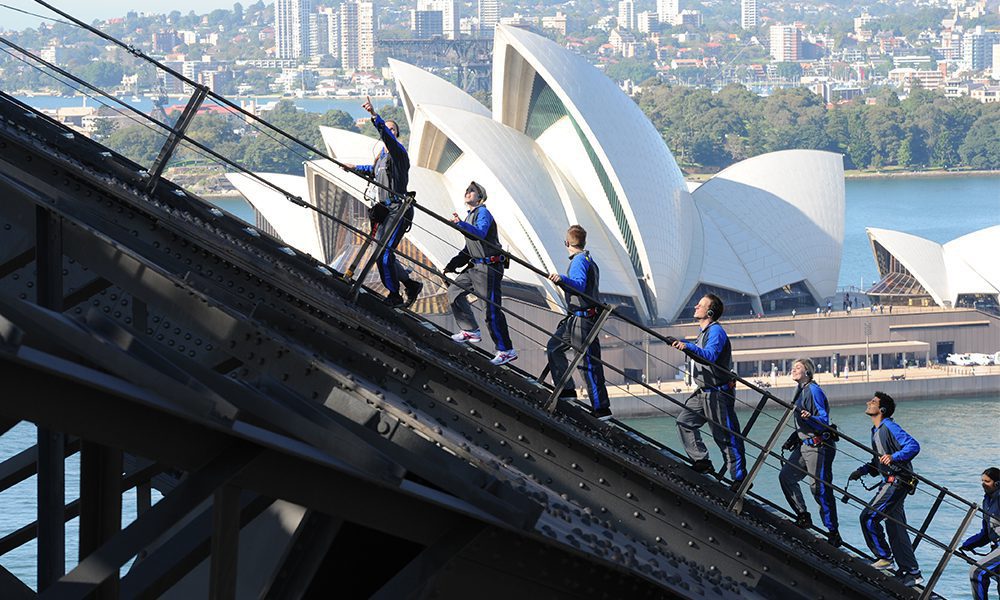 Escaladez le pont de Sydney de jour comme de soir