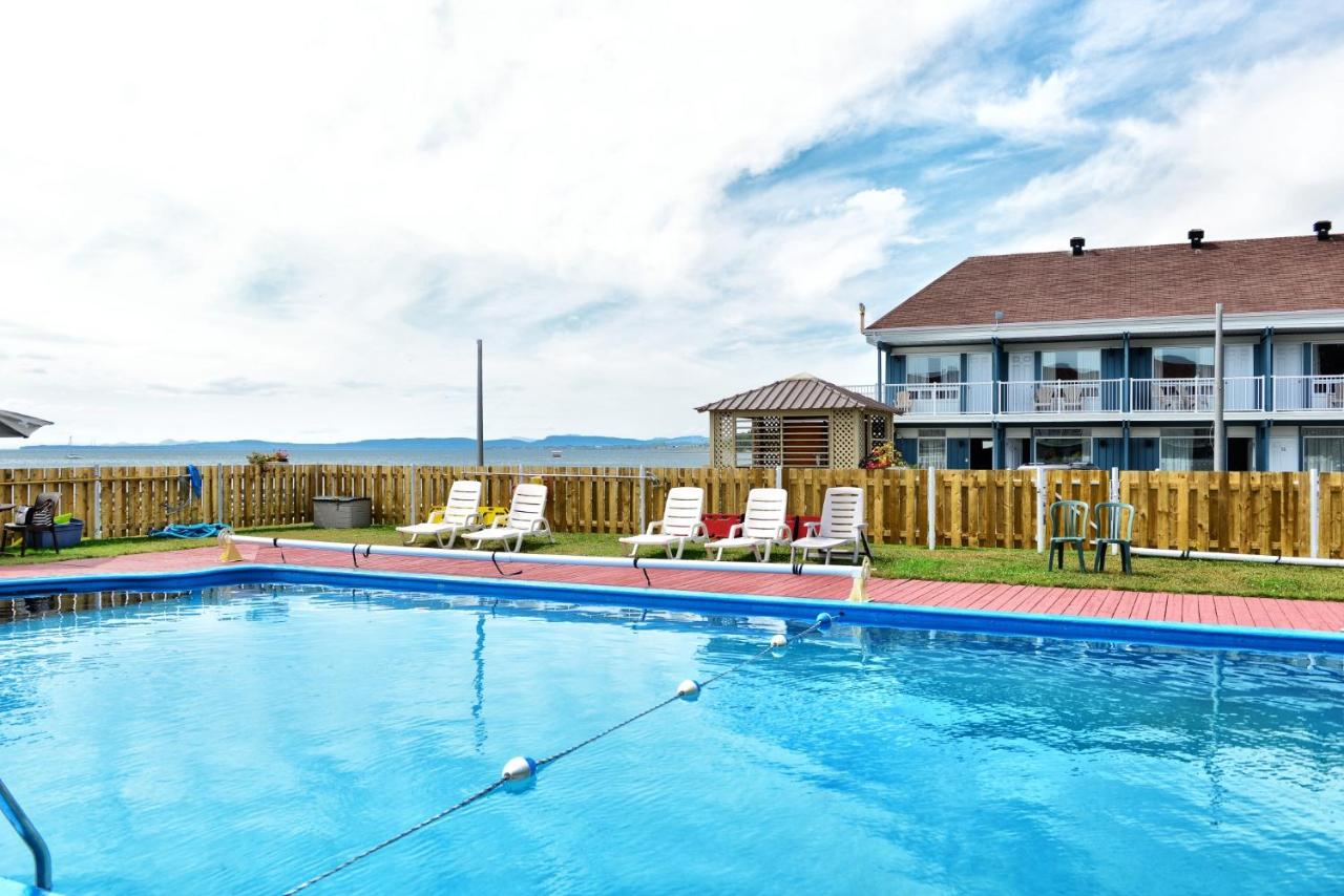 Hostellerie Baie Bleue est un hôtel gay friendly à Carleton sur Mer en Gaspésie au Québec