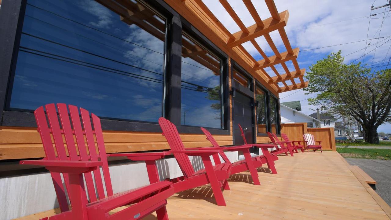 Hostellerie Baie Bleue est un hôtel gay friendly à Carleton sur Mer en Gaspésie au Québec