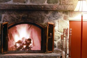 Hôtel Baie-Saint-Paul est un hébergement gay friendly dans Charleboix à Baie Saint Paul au Québec