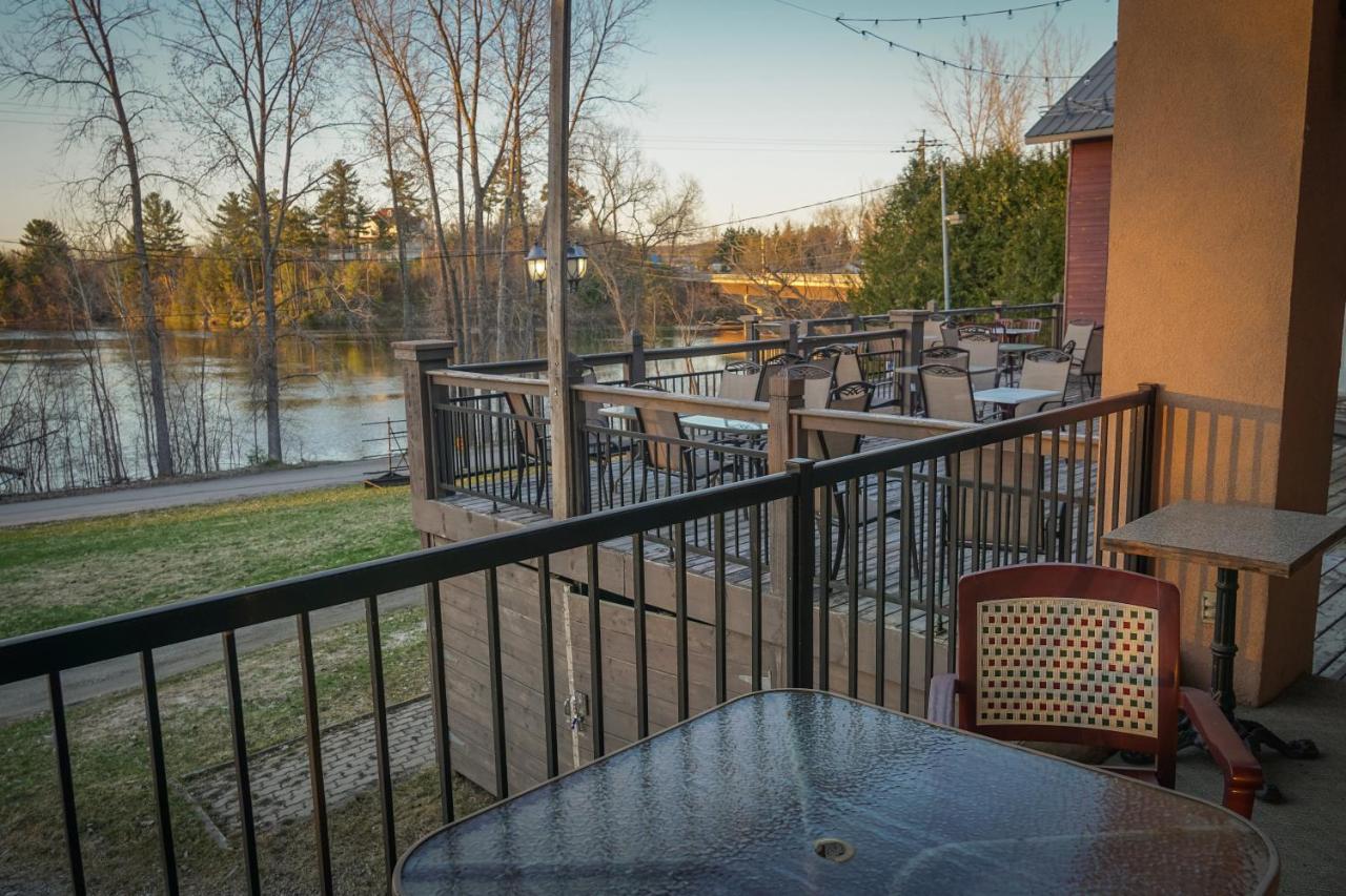 Hôtel Château Logue est un hôtel gay friendly à Maniwaki dans Outaouais au Québec