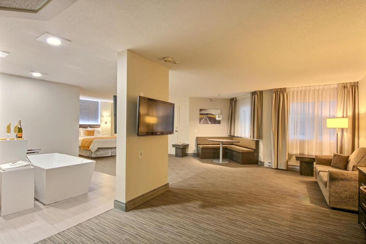 Hôtel Château Roberval est un hôtel gay friendly à Roberval au Saguenay dans la province du Québec