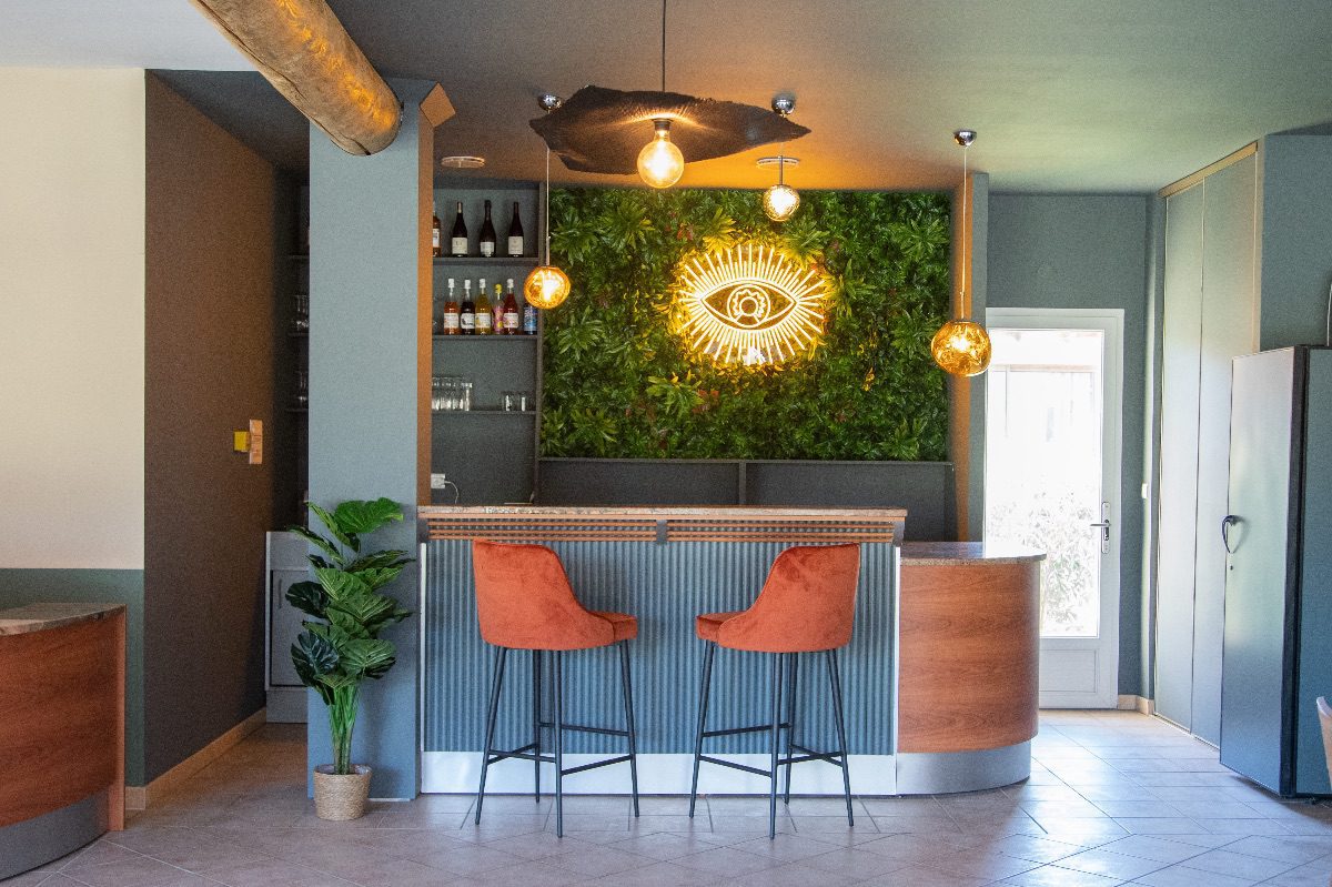 Hôtel La Perna est un hôtel gay friendly à Pernes-les-Fontaines près Avignon dans le Vaucluse