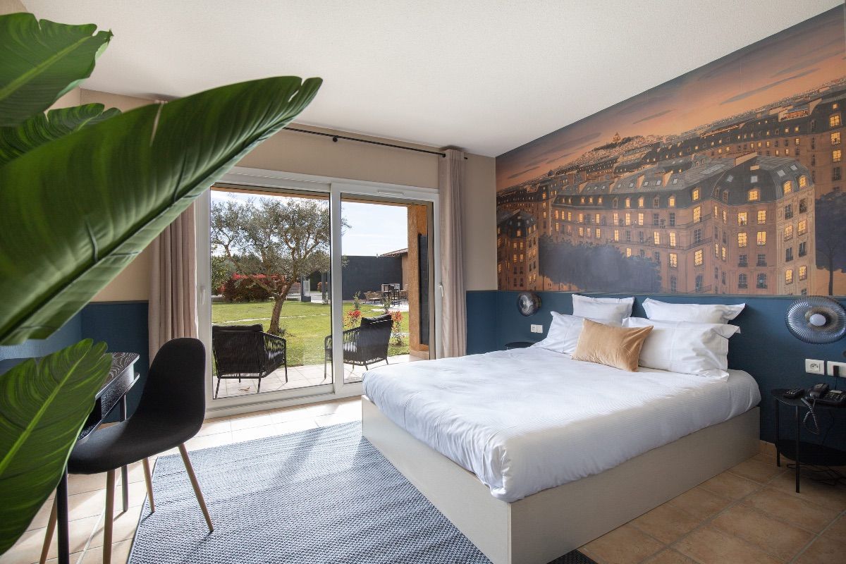 Hôtel La Perna est un hôtel gay friendly à Pernes-les-Fontaines près Avignon dans le Vaucluse