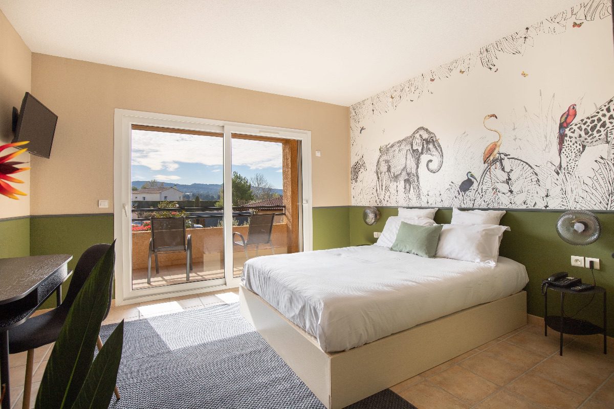 Hôtel La Perna est un hôtel gay friendly à Pernes-les-Fontaines près Avignon dans le Vaucluse