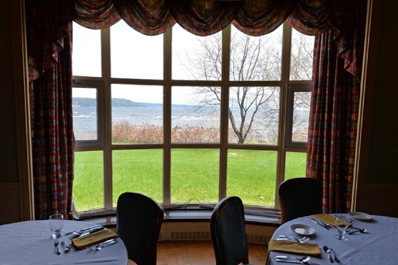 Hôtel Le Manoir de Baie-Comeau est un hôtel gay friendly à Baie Comeau en Côte Nord au Québec