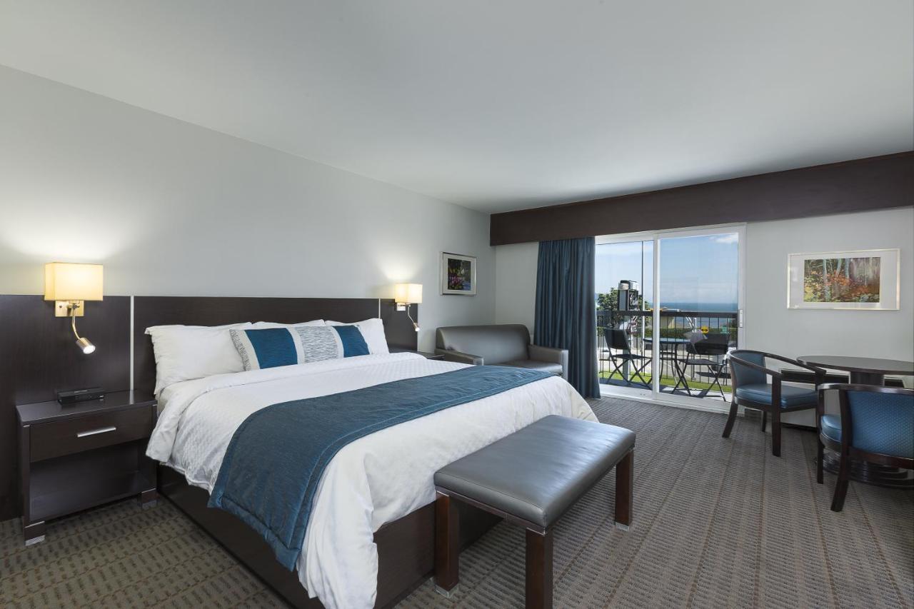Hôtel-Motel Castel de la Mer est un hôtel gay friendly à La Malbaie dans Charlevoix au Québec