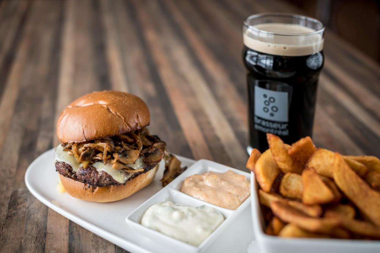 Hotel Motel Le Quiet est un hôtel gay friendly au Lac Mégantic en Estrie au Québec