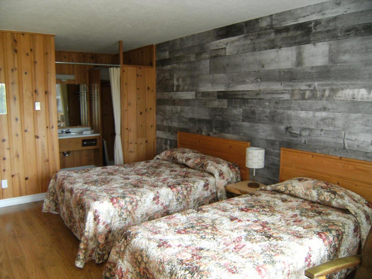 Hôtel Motel les Voitures d'Eau est un hôtel gay friendly à L'Isle-aux-Coudres dans Charlevoix au Québec