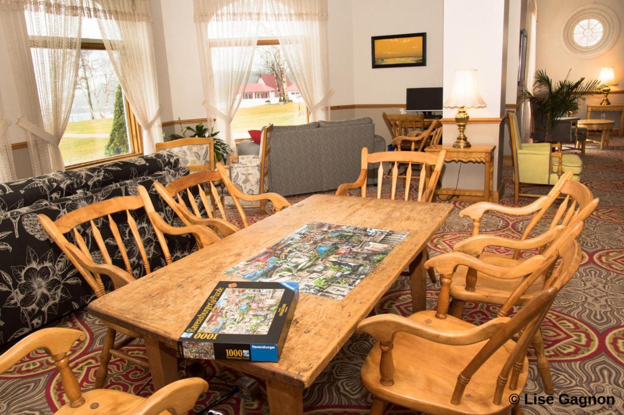 Hôtel Tadoussac est un hébergement gay friendly à Tadoussac en Côte Nord au Québec