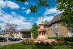 Hôtel le Petit Manoir du Casino est un hôtel gay friendly à La Malbaie dans Charlevoix au Québec