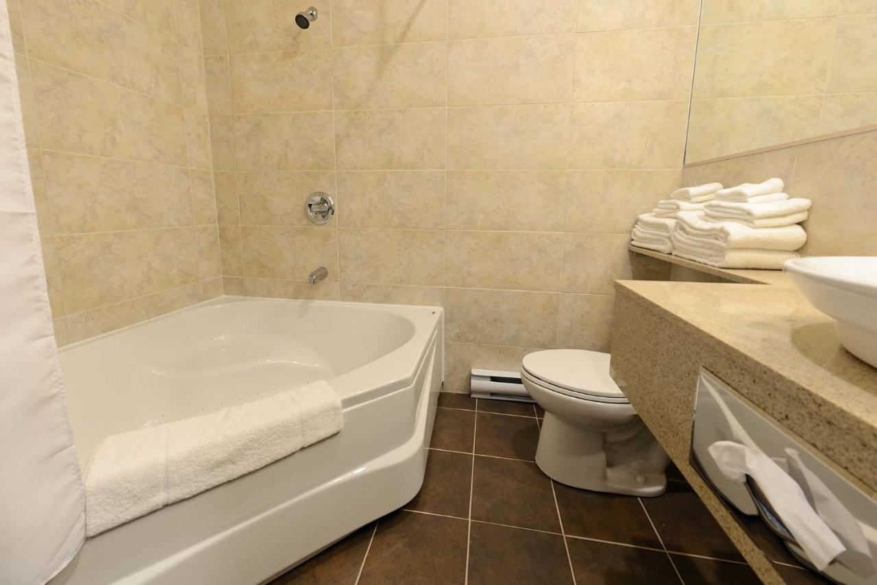 Hôtel le Petit Manoir du Casino est un hôtel gay friendly à La Malbaie dans Charlevoix au Québec