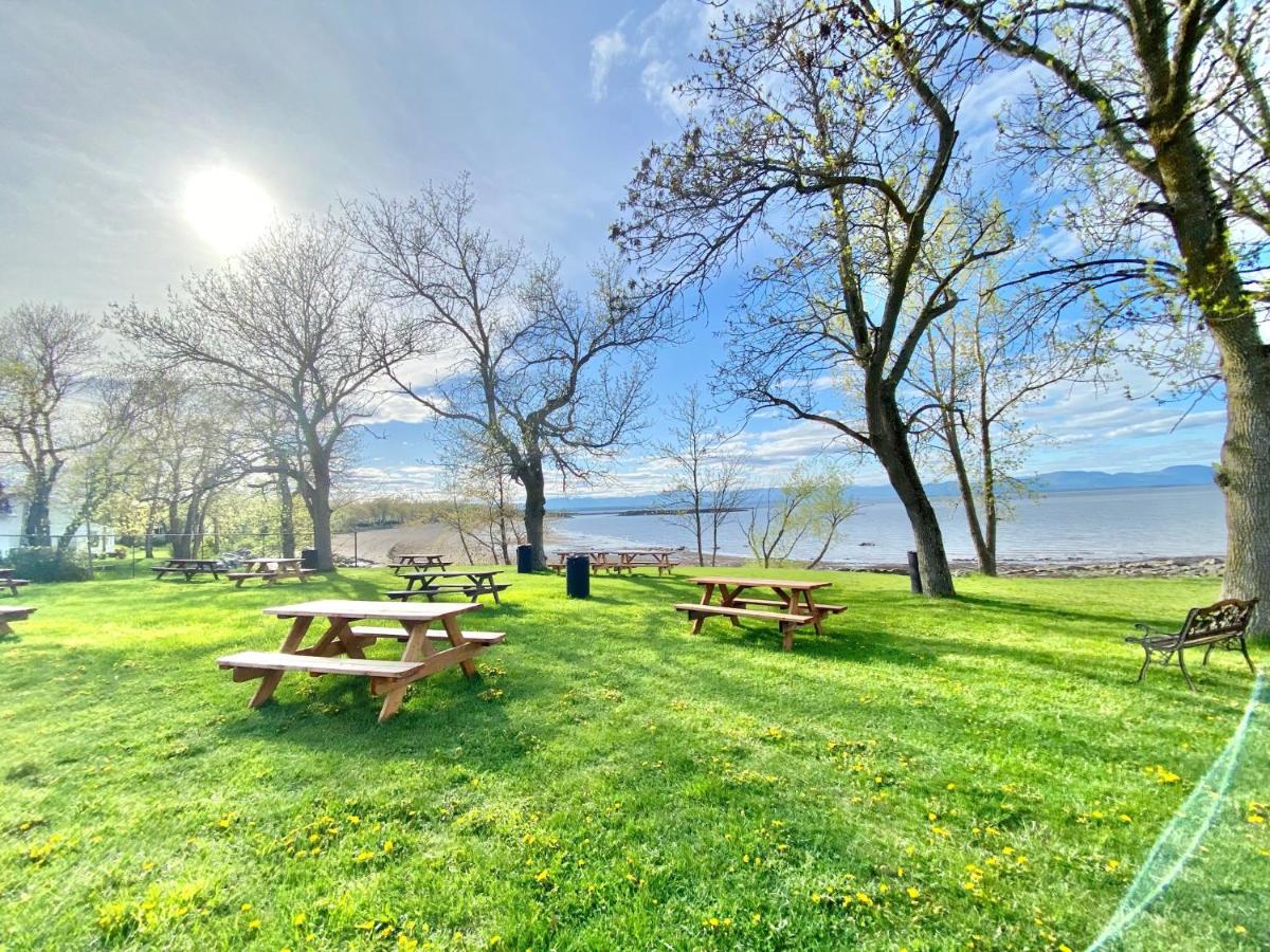 La Plage Motel & Restaurant est un hôtel gay friendly à Berthier-sur-Mer dans Chaudière-Appalaches au Québec