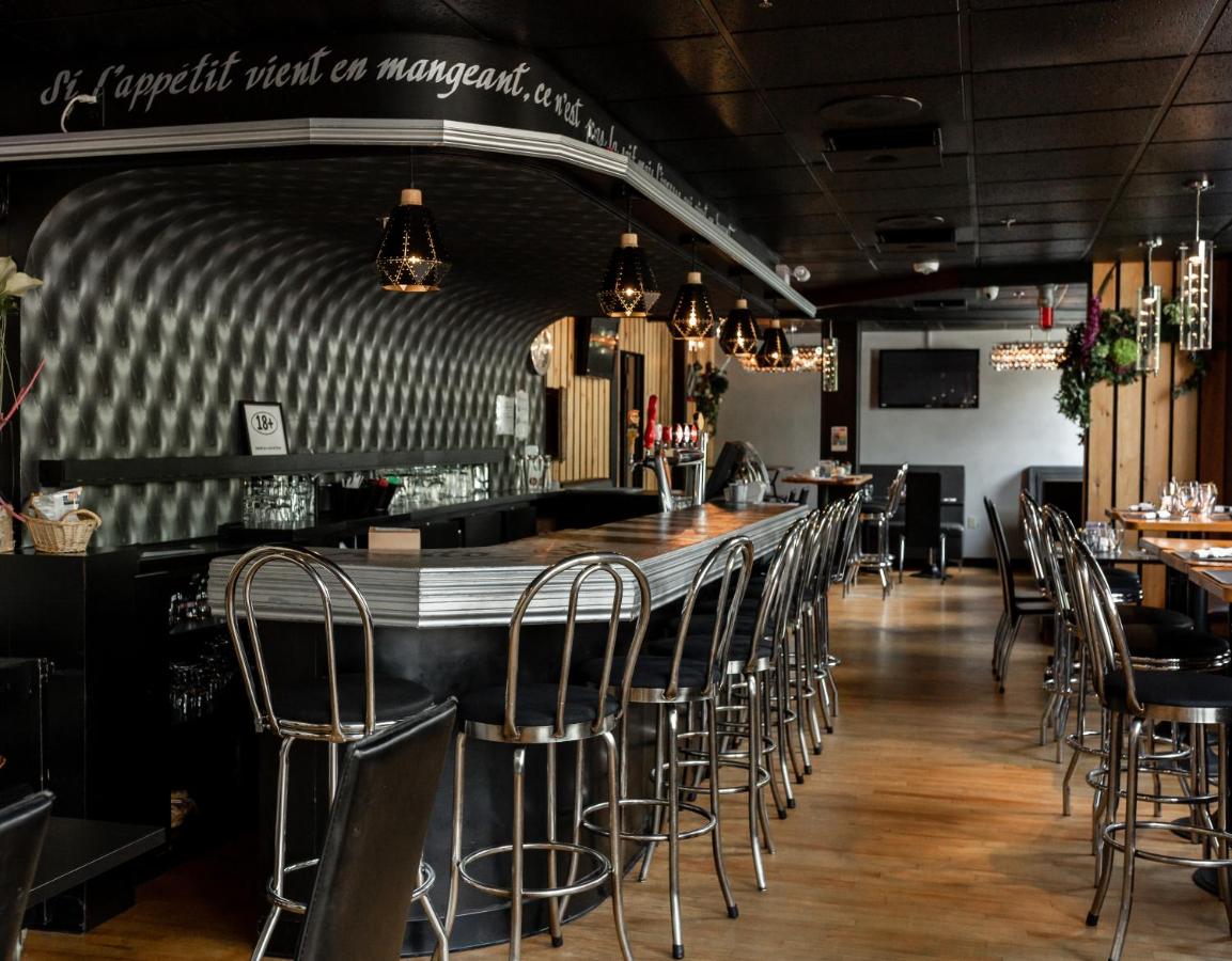 Le Manoir Lac-Etchemin est un hôtel gay friendly au Lac Etchemin dans Chaudières Appalaches au Québec