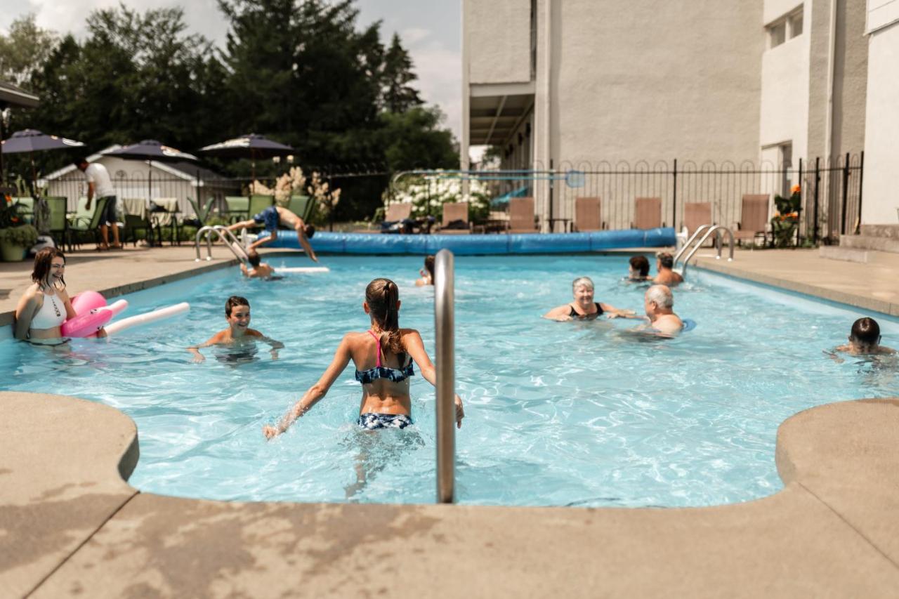 Le Manoir Lac-Etchemin est un hôtel gay friendly au Lac Etchemin dans Chaudières Appalaches au Québec