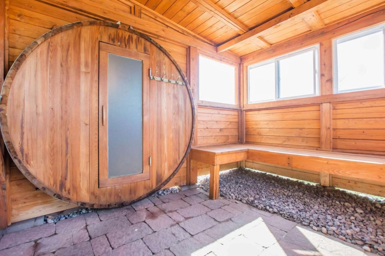 Le St-Christophe Hôtel-Boutique et Spa est un hôtel gay friendly à Granby en Estrie au Québec