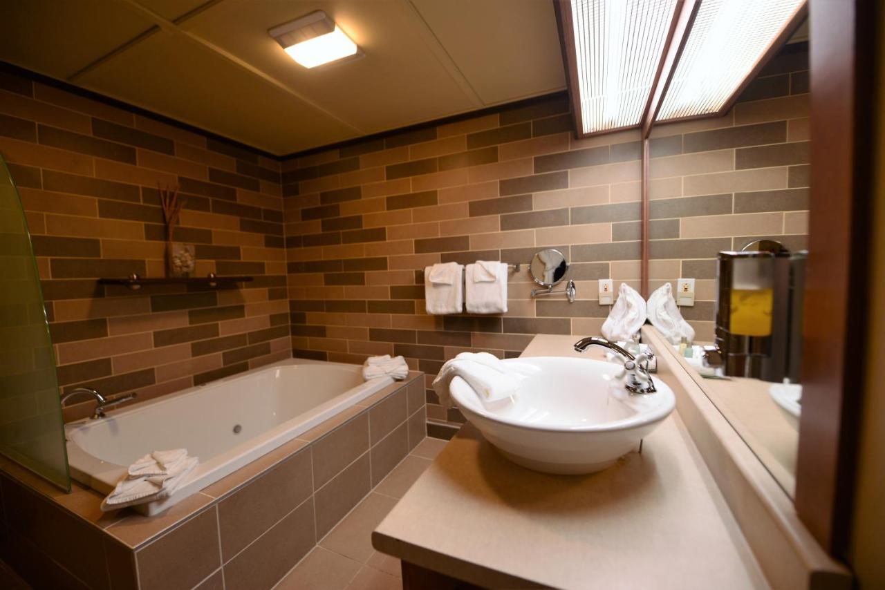 Manoir Belle Plage est un hôtel gay friendly à Carleton sur Mer en Gaspésie au Québec