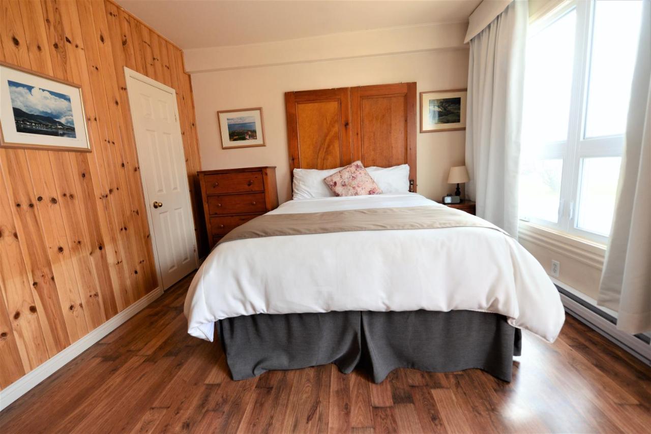 Manoir Belle Plage est un hôtel gay friendly à Carleton sur Mer en Gaspésie au Québec