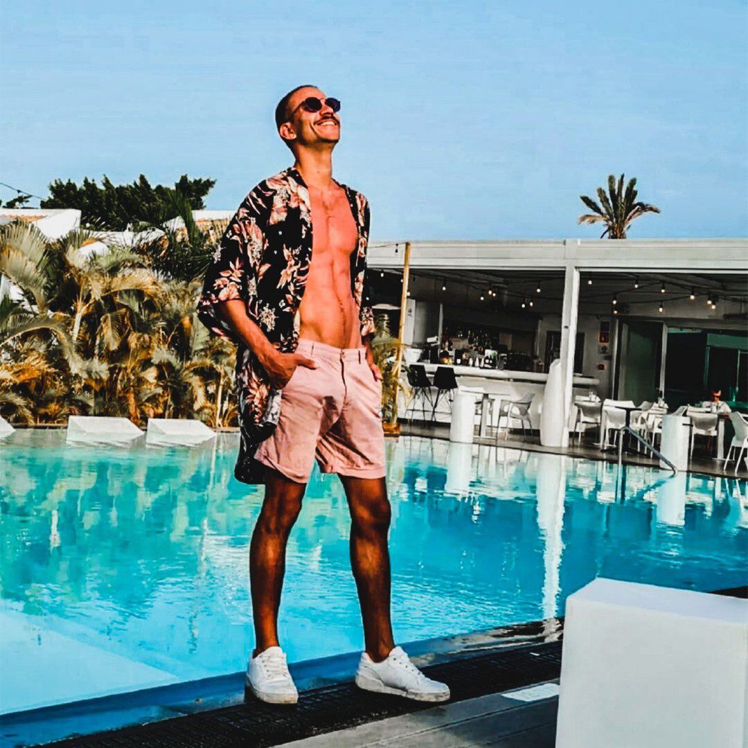 Mow Hotels est un hôtel gay à Maspalomas près de Playa del Inglès