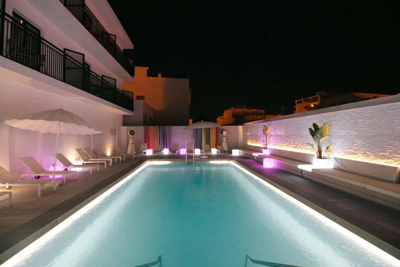 Purple Hotel est un hôtel exclusivement gay à Ibiza à Sant Antoni de Portmany en Espagne