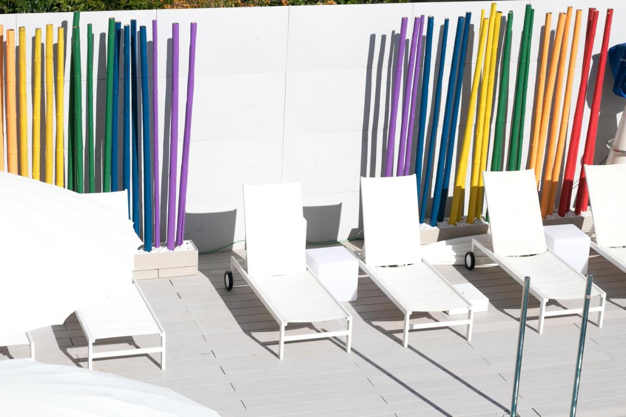 Purple Hotel est un hôtel exclusivement gay à Ibiza à Sant Antoni de Portmany en Espagne