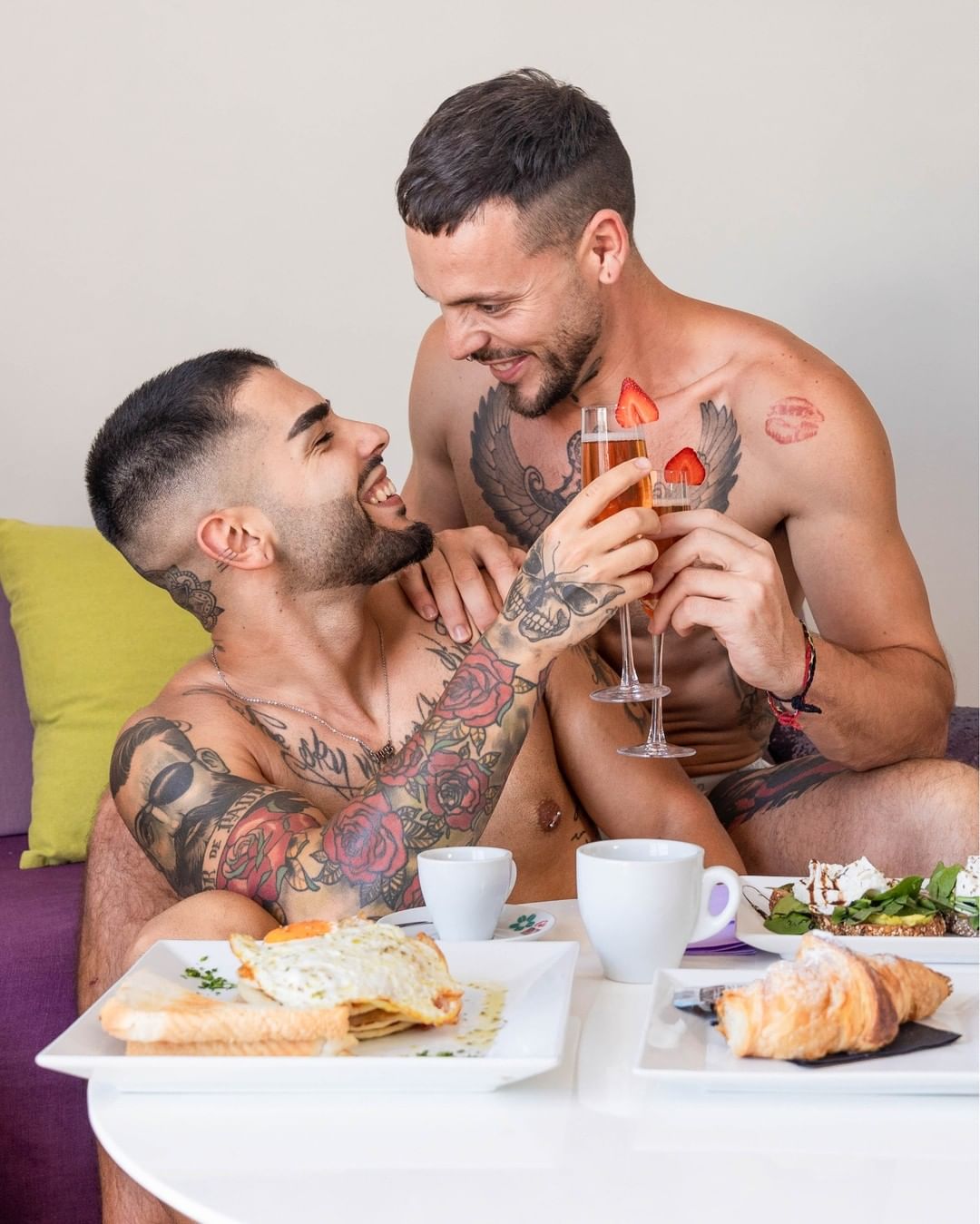 Purple Hotel est un hôtel exclusivement gay à Ibiza à Sant Antoni de Portmany en Espagne
