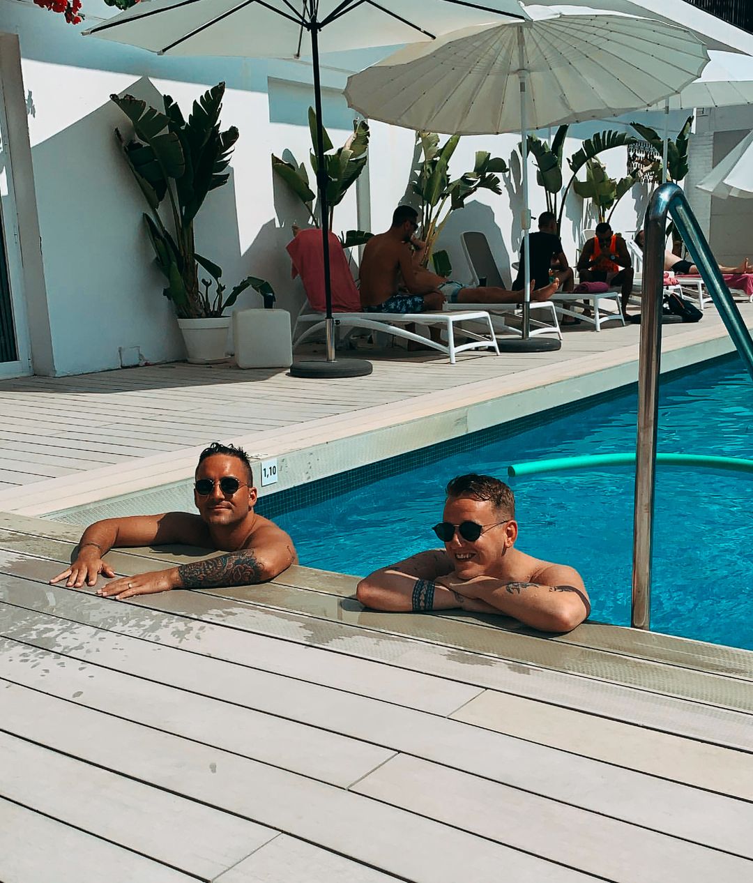 Purple Hotel est un hôtel exclusivement gay à Ibiza à Sant Antoni de Portmany en Espagne
