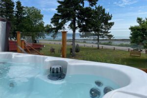 Hôtel du Capitaine est un hôtel gay friendly à Isle-aux-Coudres dans Charlevoix au Québec
