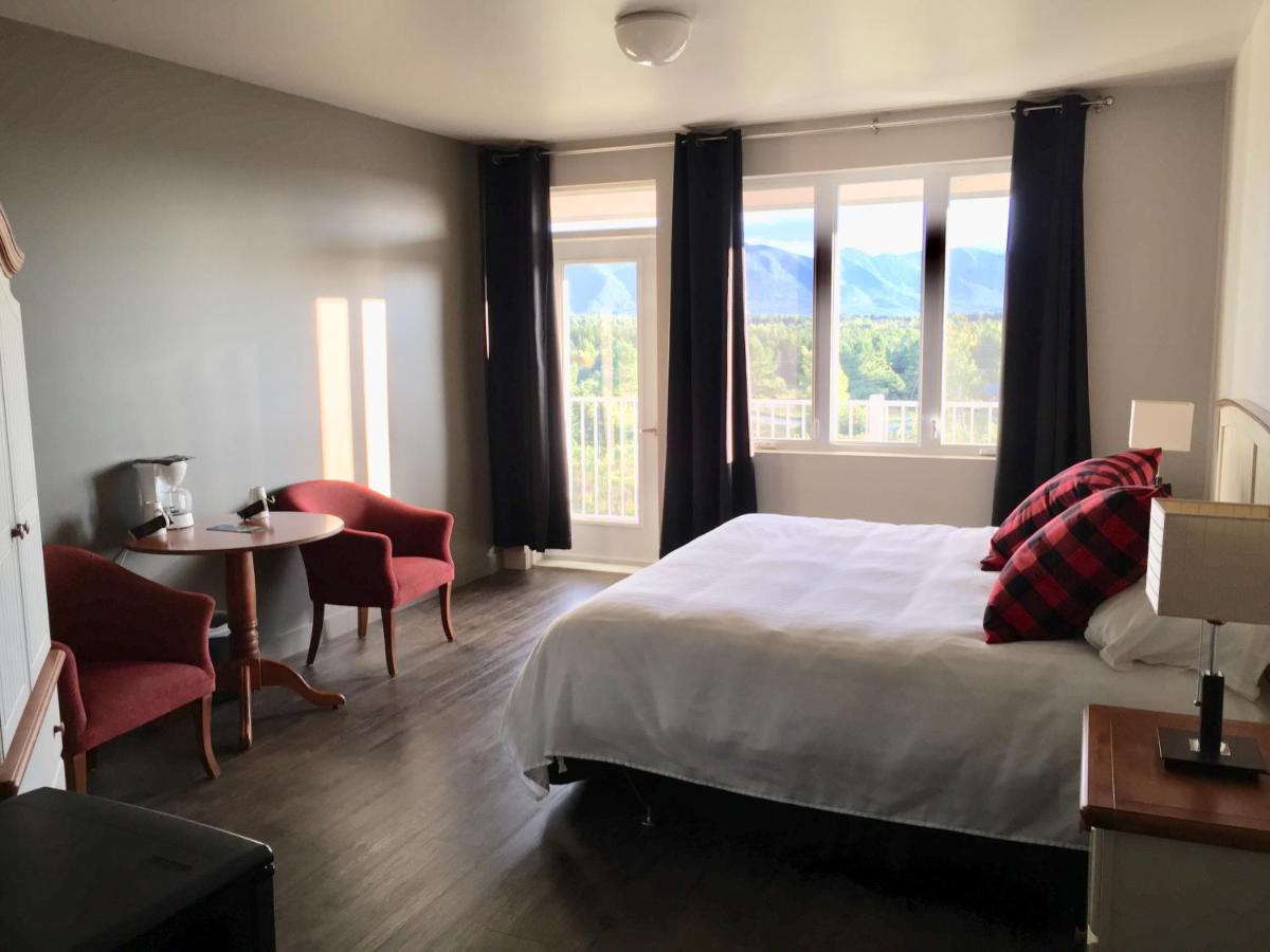 Village Grande Nature Chic-Chocs est un auberge gay friendly à Cap-Chat en Gaspésie au Québec