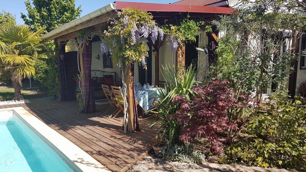 Adorable petite maison avec piscine 2 à 4 personnes à Noailles dans l'Oise