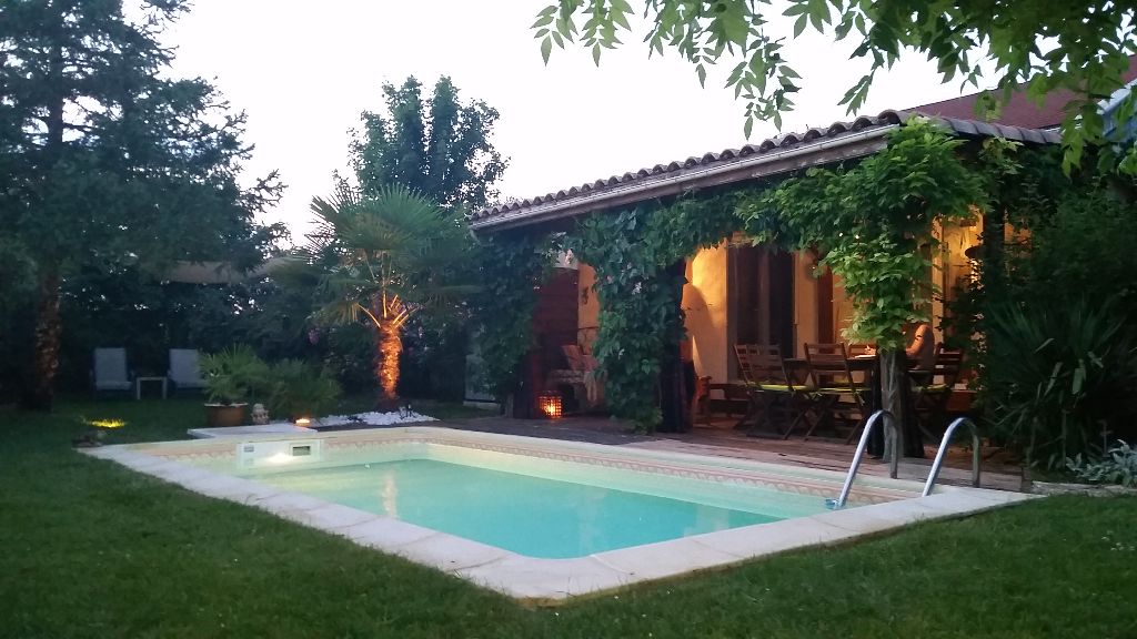 Adorable petite maison avec piscine 2 à 4 personnes à Noailles dans l'Oise