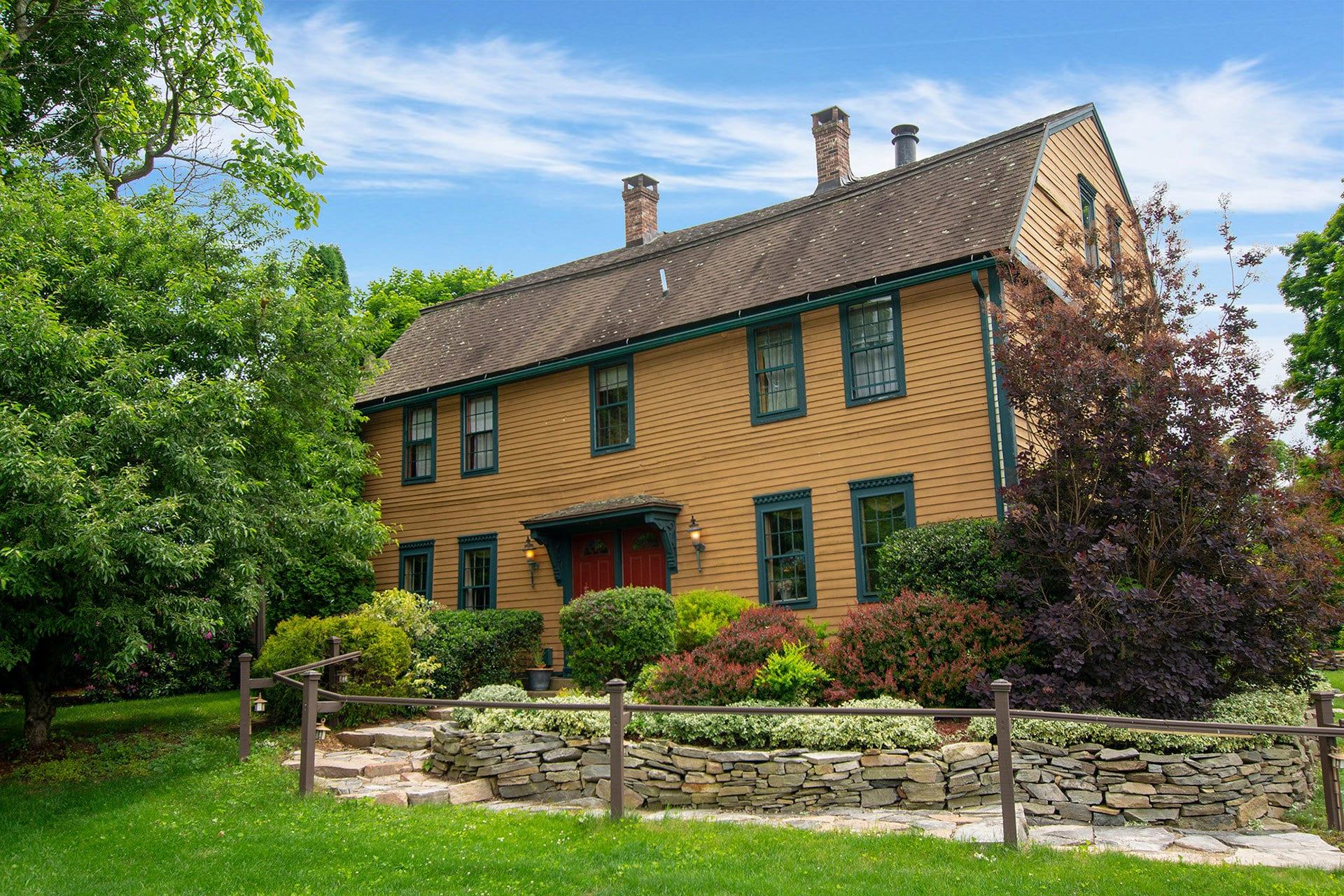 Captain Grant's 1754 est une maison d'hôtes gay friendly à Preston au Connecticut aux États-Unis