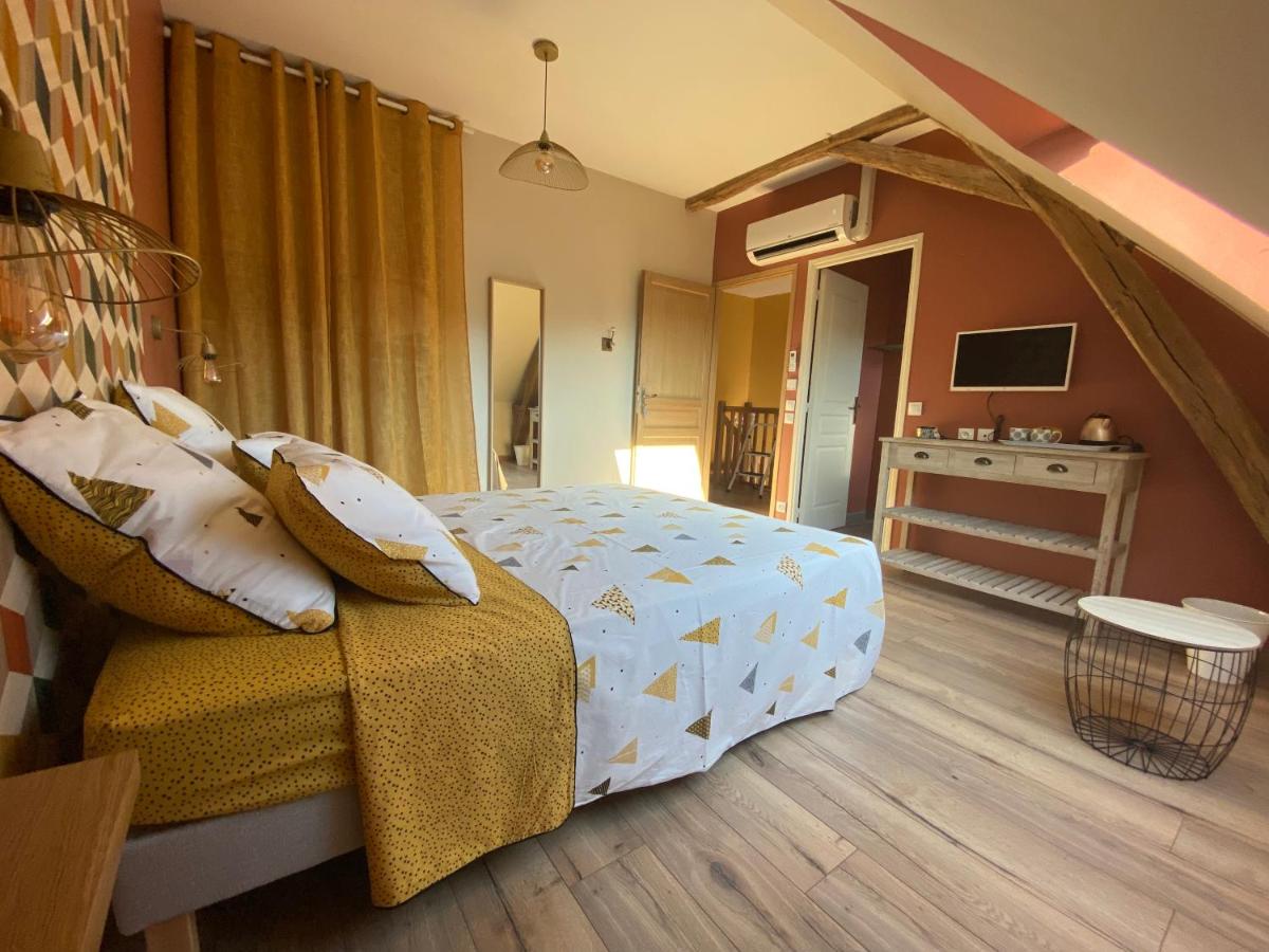 Chambres d'hôtes la Mauguiniére est une maison d'hôtes gay friendly à Neuillé-le-Lierre dans l'Indre-et-Loire