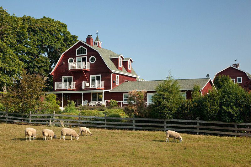 Chanticleer Guest House est une maison d'hôtes gay friendly à Sturgeon Bay dans le Wisconsin aux États-Unis