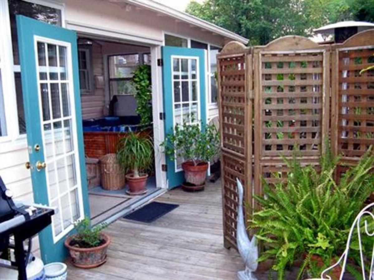 Charles Bass House est une maison d'hôtes gay friendly à South Boston en Virginie aux États-Unis