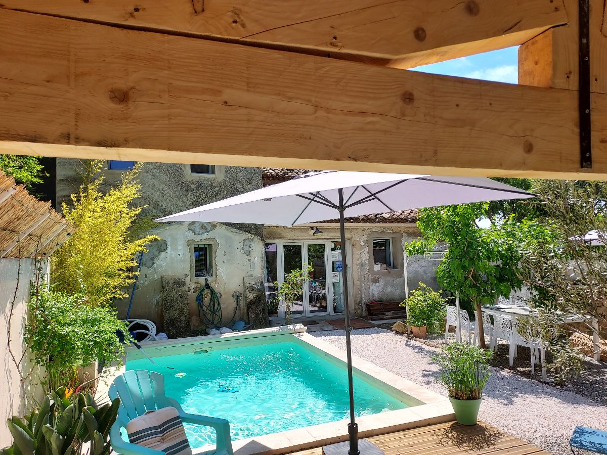 David Guesthouse est une maison d'hôtes gay et naturiste à Sérignan-du-Comtat dans le Vaucluse