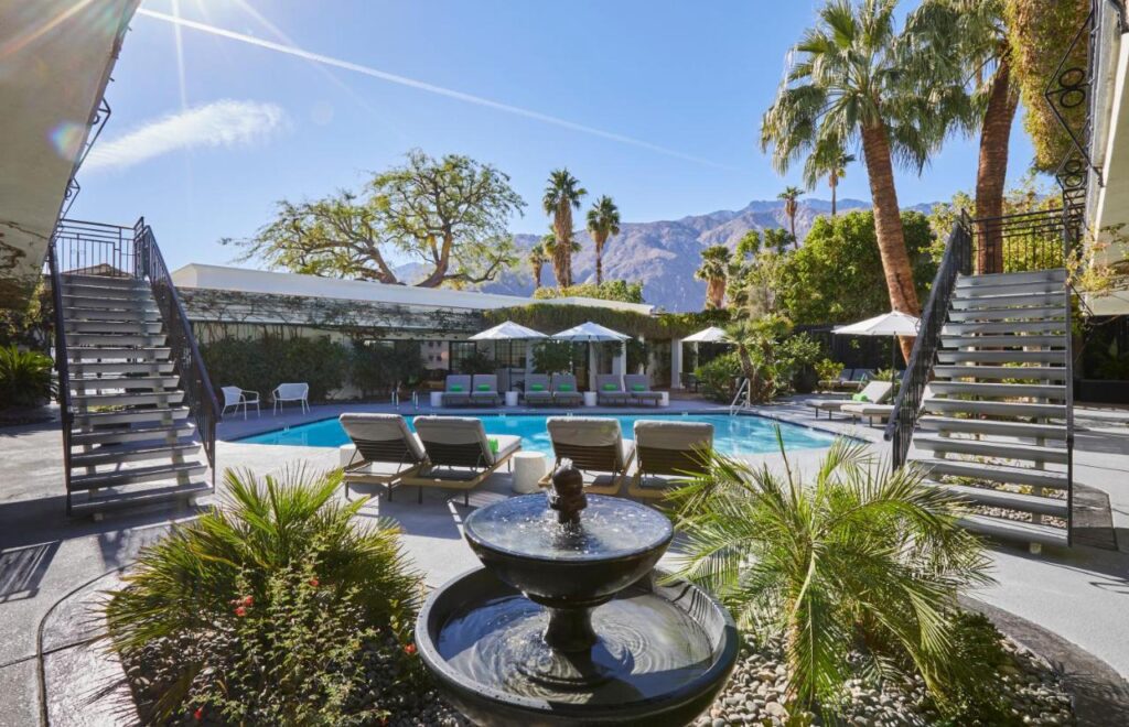 Descanso Resort 100% gay men only à Palm Springs Californie
