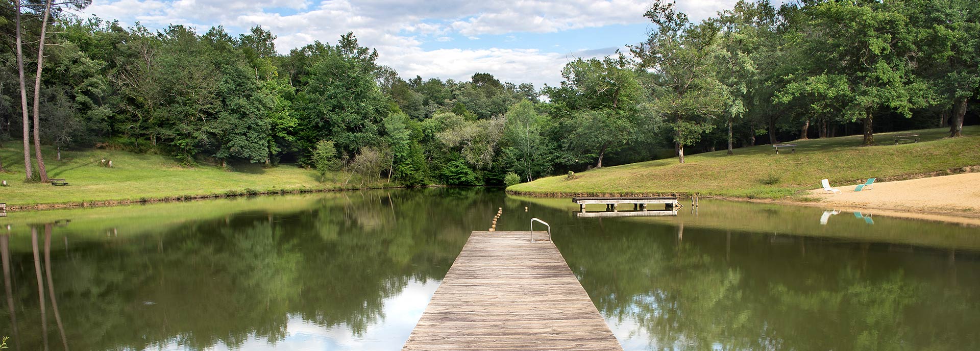 Domaine de Chaudeau est un camping naturiste en Dordogne à Saint-Géraud-de-Corps