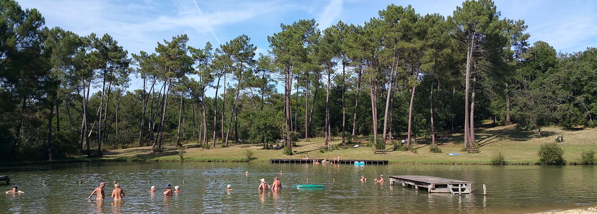 Domaine de Chaudeau est un camping naturiste en Dordogne à Saint-Géraud-de-Corps