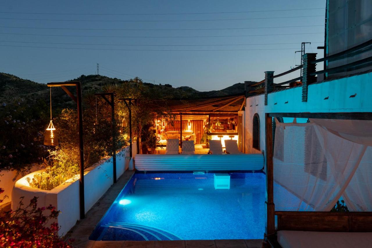 Finca Fabulosa est une maison d'hôtes gay friendly pour nudiste seulement à Álora près de Malaga en Espagne