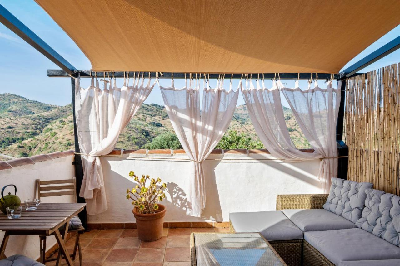 Finca Fabulosa est une maison d'hôtes gay friendly pour nudiste seulement à Álora près de Malaga en Espagne