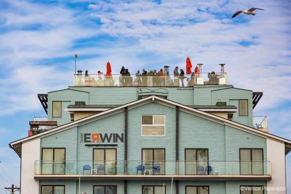 Hotel Erwin est un hôtel gay friendly à Los Angeles en Californie aux États-Unis