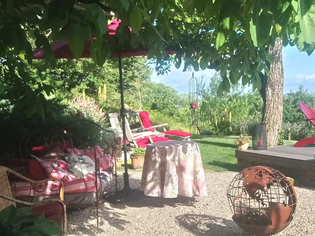 La Maison de Justine est une maison d'hôtes gay friendly à Cassaniouze en Cantal
