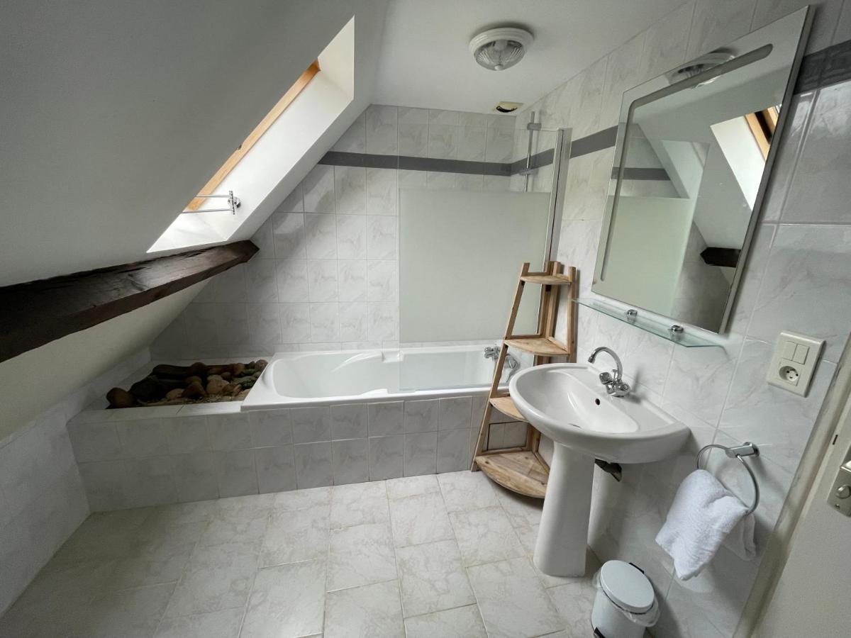 La Truite qui Chante est une maison d'hôtes gay friendly à Cassaniouze dans le Cantal en Auvergne