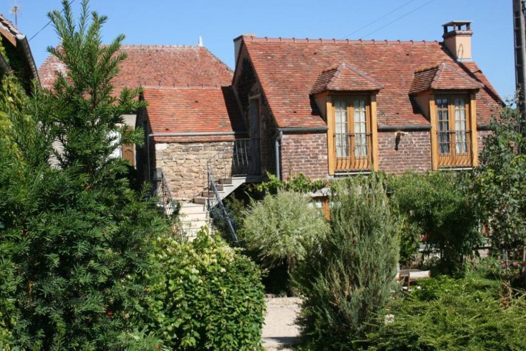La Vigne du Pont est une maison d'hôtes gay friendly au Vieux Château dans la Côte d'Or en Bourgogne