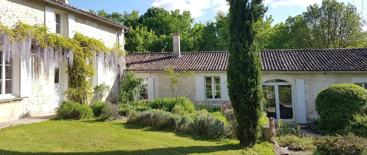 La loge du Grand Cèdre : maison d'hôtes gay friendly à Fontcouverte en Charente Maritime