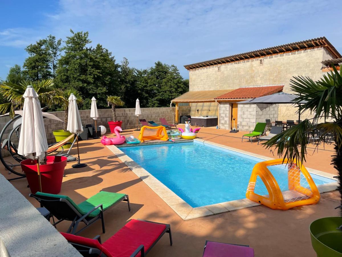 Le Moulin du Chardonnet est une maison d'hôtes à Tramolé dans l'Isère